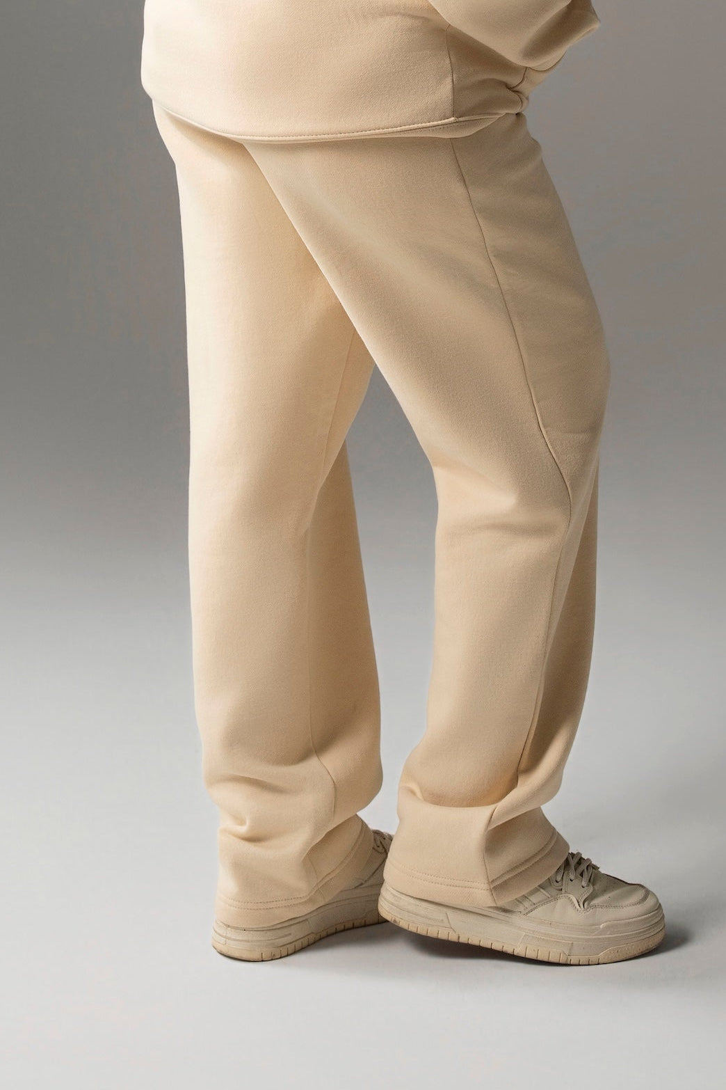 THE COZY SWEATPANT (IVORY)
