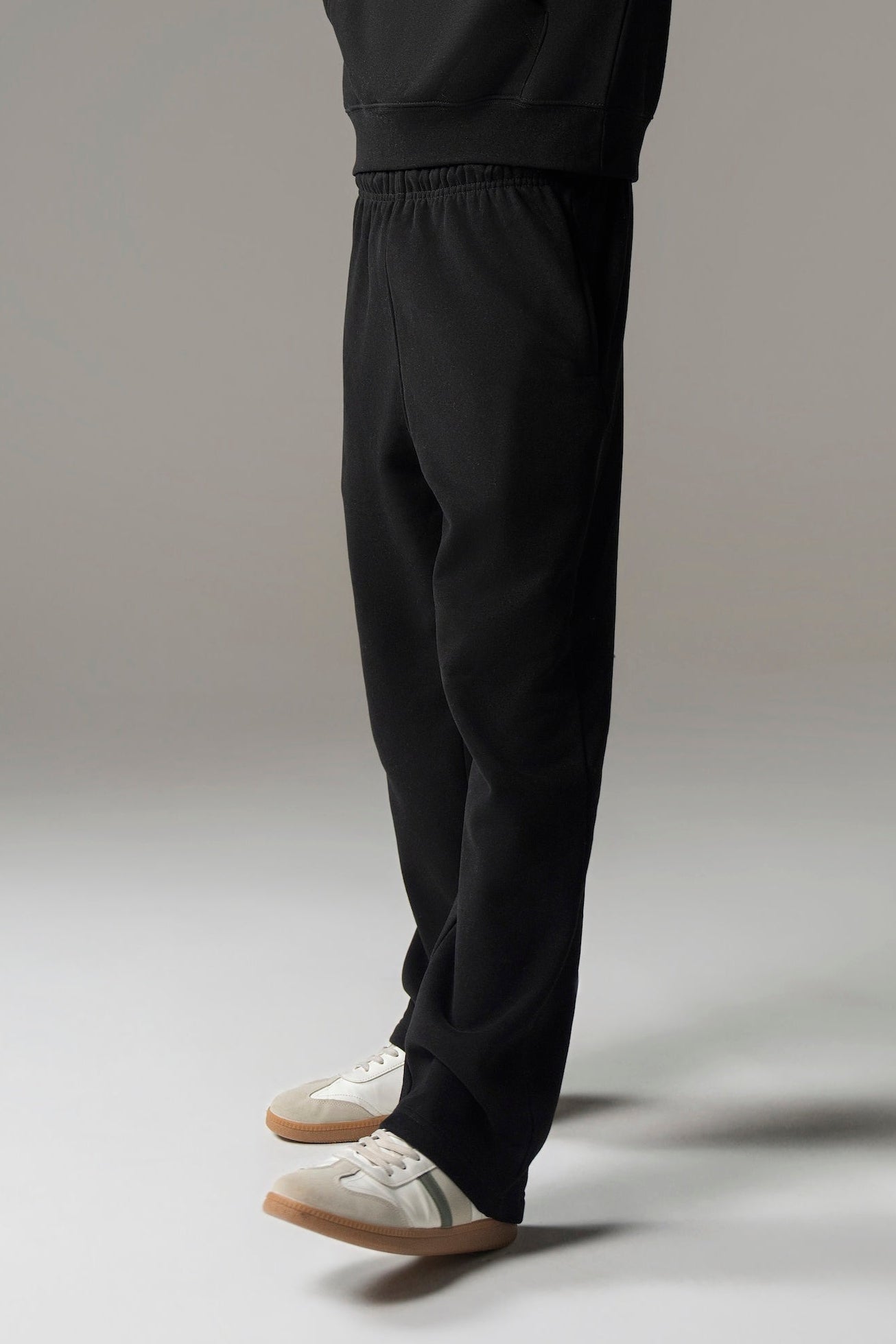 THE COZY SWEATPANT (BLACK)